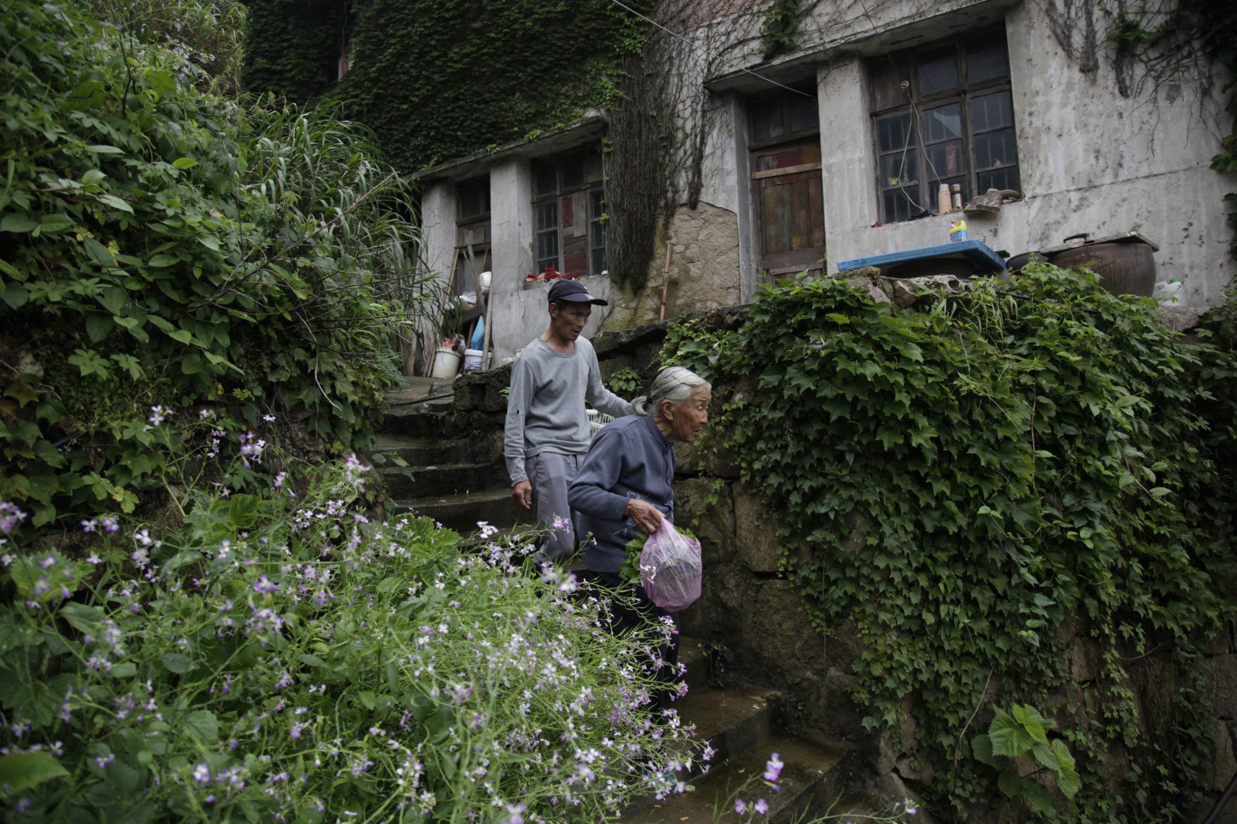 China Travel Ghost Village